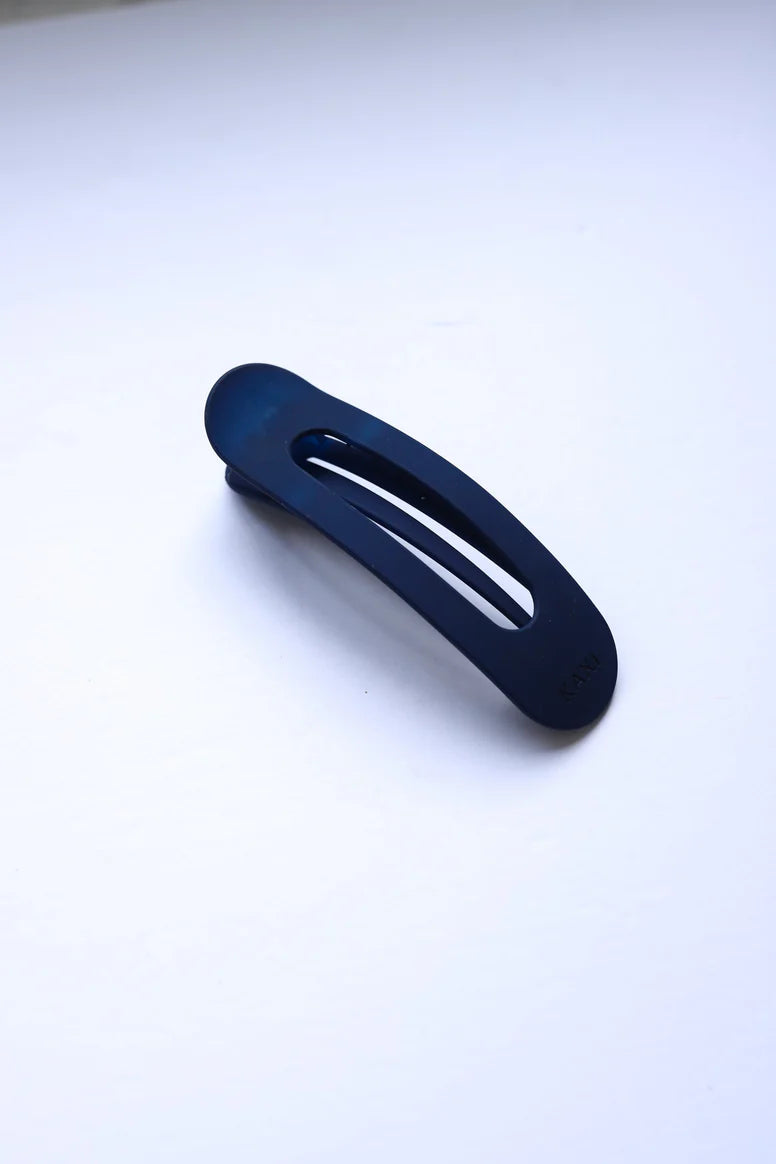 Oversized Lay Down Claws